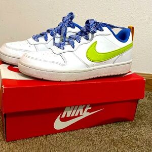 Nike shoes, hardly worn